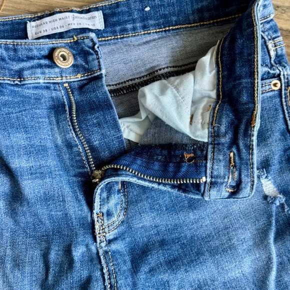 Stradivarius Regular High Waist Distressed Light Blue Wash Skinny Jeans – Size 6 - Picture 5 of 10